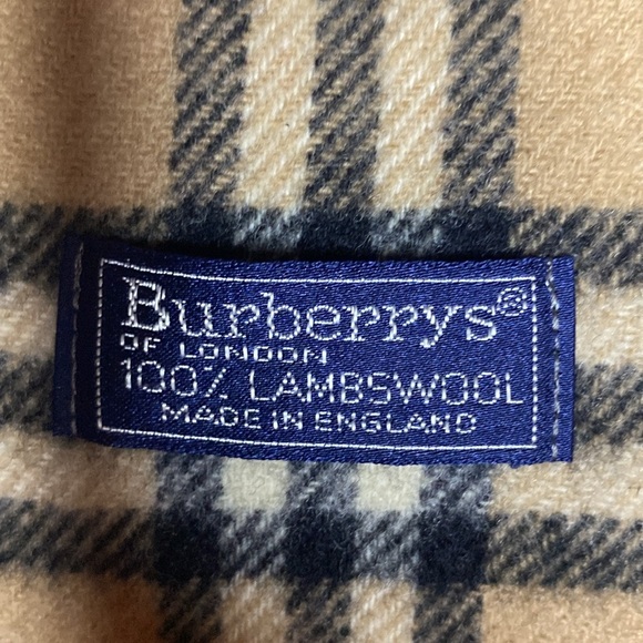 Burberry Archive Beige Nova Check Scarf in 100% Lambswool (55in X 11.5in) [C] - Picture 4 of 4